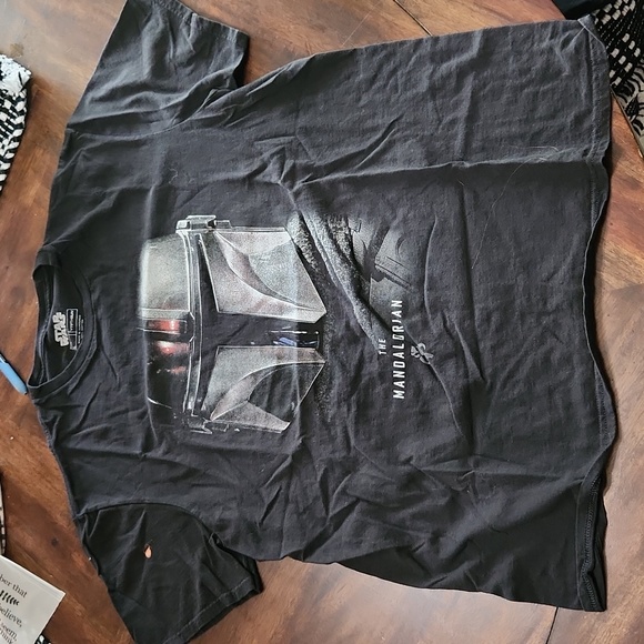 Mandalorian tshirt in Large - Picture 1 of 5